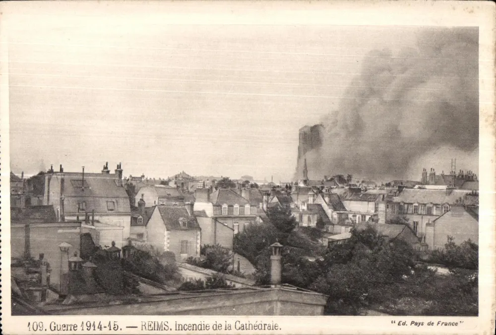 Reims — Incêndio da Catedral — Ed. Pays de France, n° 109 - Frente