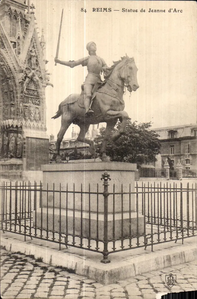 Reims — Estátua de Joana d'Arc — n°84 - Frente