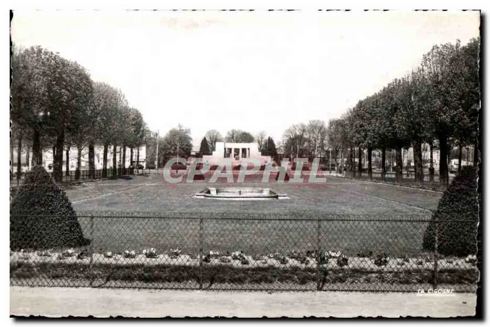 Place de la Cigogne — vista do square com fonte — T.A. Cigogne - Frente