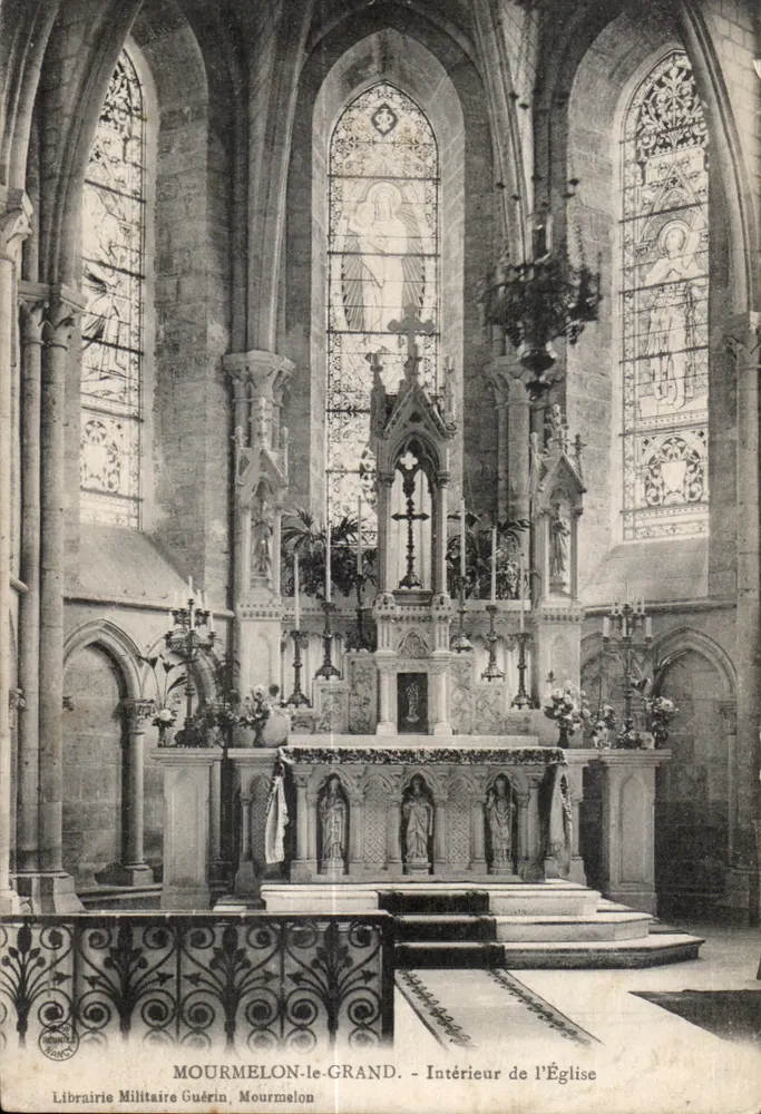 Mourmelon-le-Grand — Interior da Igreja — Livraria Militar Guérin - Frente