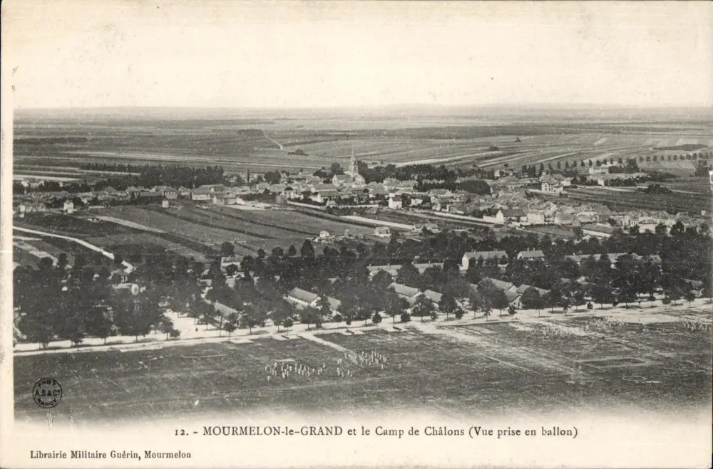 MOURMELON-le-GRAND und das Lager von Châlons — Ansicht aus einem Ballon — Librairie Militaire Guérin, Mourmelon - Vorderseite