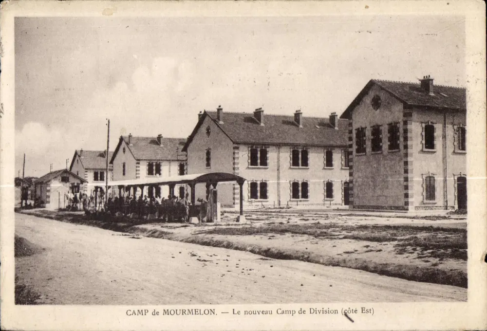 Camp de Mourmelon — Der neue Division Camp (Ostseite) - Vorderseite