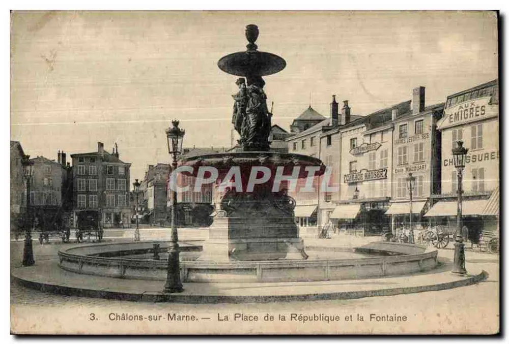 Châlons-sur-Marne — Die Place de la République und die Fontäne - Vorderseite
