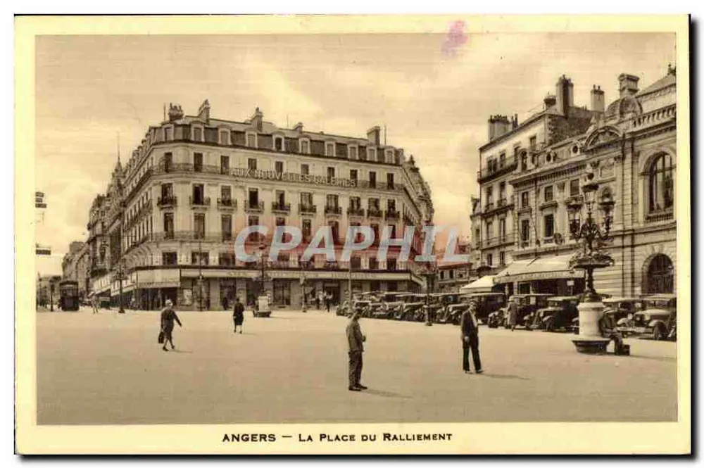 Angers — A Praça do Ralliement — Os Novos Castelos - Frente