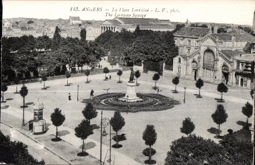 Angers — A Place Lorraine — L. V., fot. - Frente