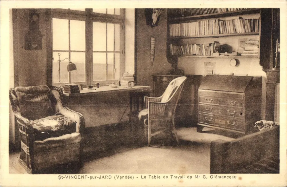 St-Vincent-sur-Jard (Vendée) — Arbeitstisch von Herrn G. Clémenceau — Sbard Cliché - Vorderseite