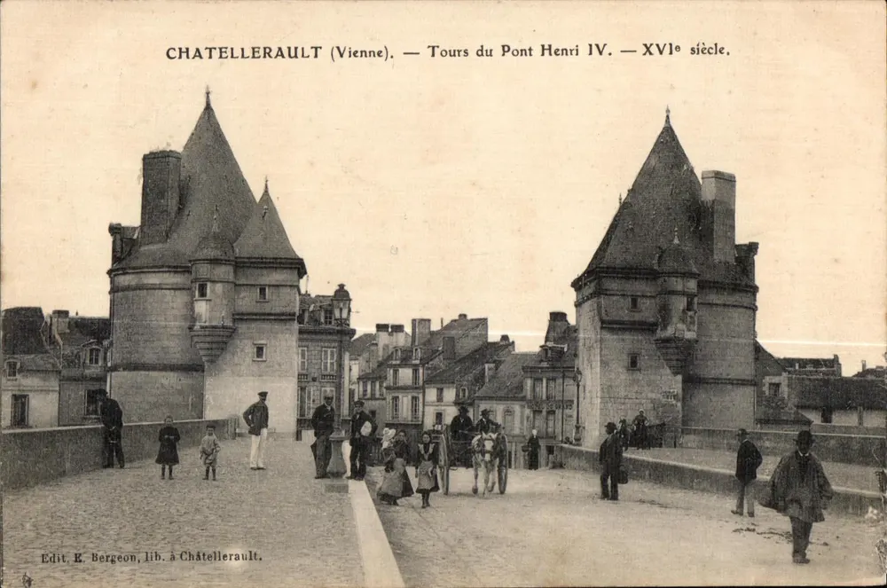 Châtellerault (Vienne) — Türme des Pont Henri IV — 17. Jahrhundert. - Vorderseite