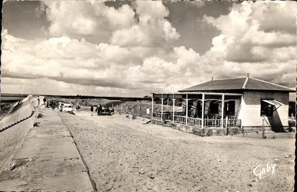 Pointe de La Guillon-sur-Mer — « L'Oasis » Bed dégustation — Éditions Gaby - Frente