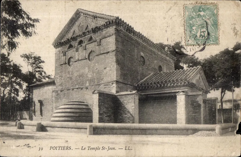 Poitiers — Le Temple Saint-Jean — LL. n°39 - Frente