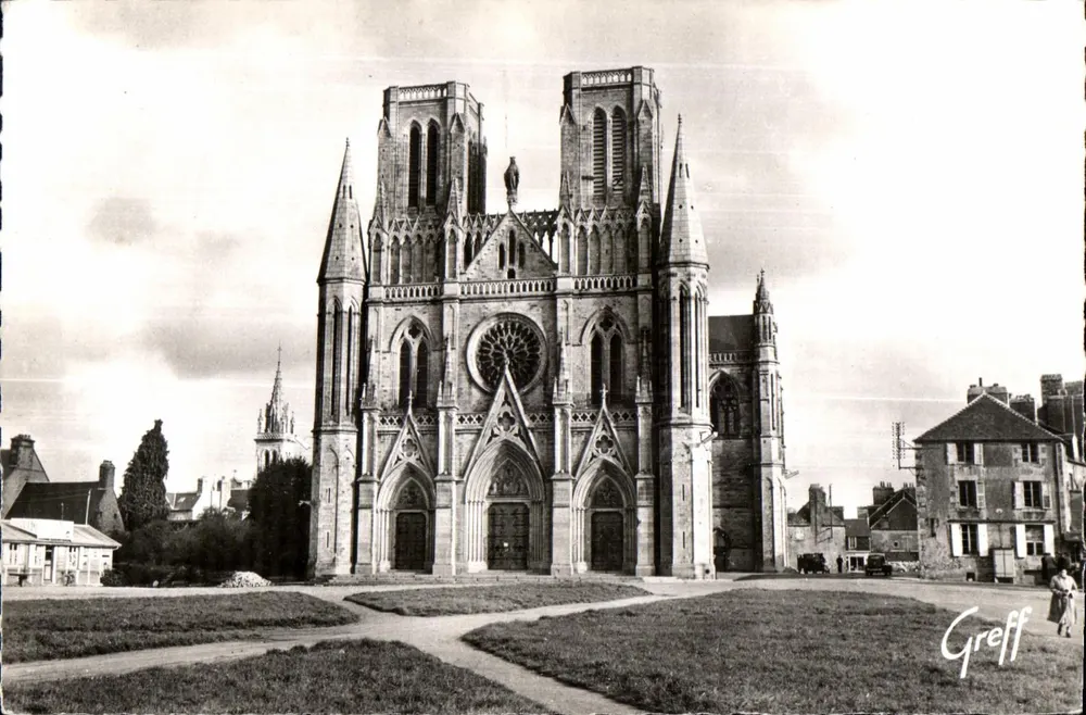 Avranches — Catedral de Nossa Senhora — Greff - Frente