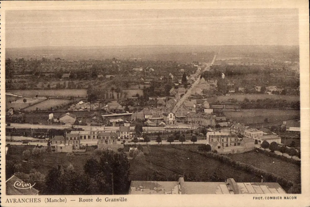 Avranches (Manche) — Estrada de Granville — Fot. Combier Macon - Frente