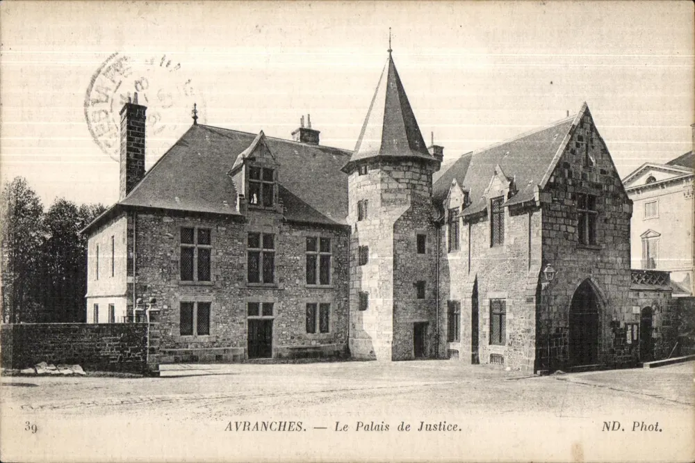 Avranches — O Palácio de Justiça — ND. Fot. - Frente