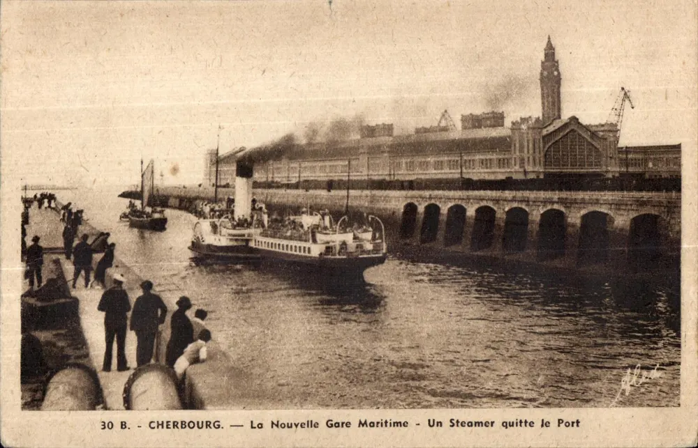 Cherbourg — Die Neue Seestation — Ein Dampfer verlässt den Hafen - Vorderseite