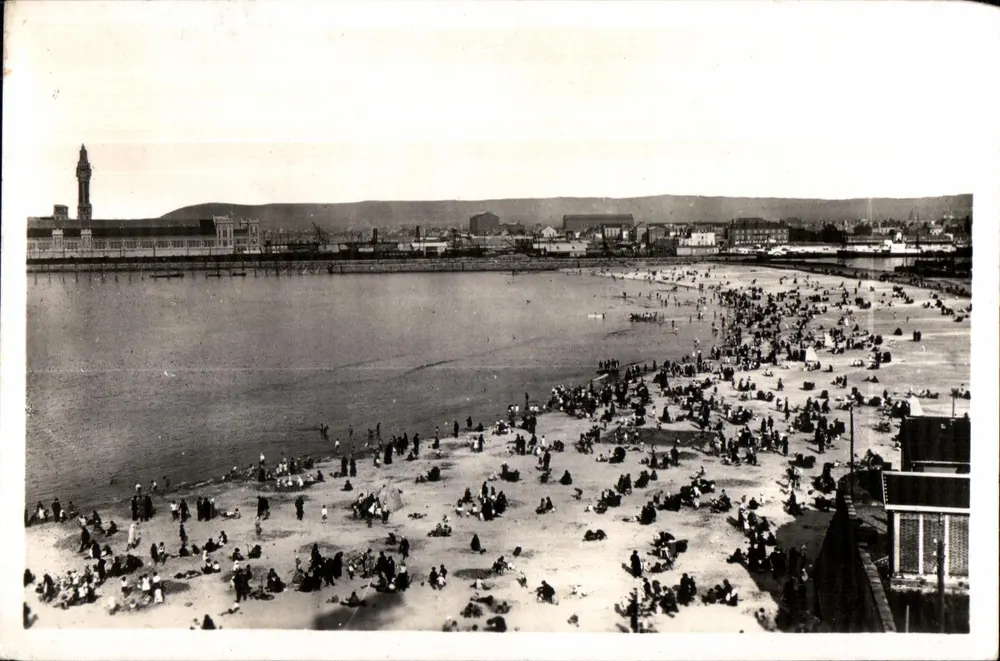 Cherbourg — A nova Praia localizada diante da nova Estação Marítima — Edições A. Becquet-Roupaud - Frente