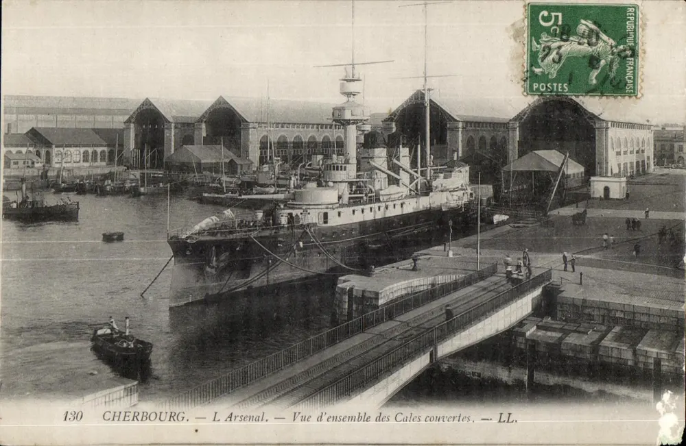 Cherbourg — L'Arseanal — Übersicht der abgeschirmten Kais — LL. n°130 - Vorderseite