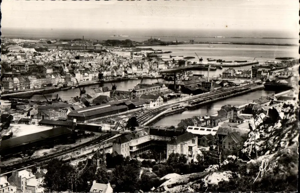 Cherbourg — Panorama über die Basins und den Strand — Alex - Vorderseite