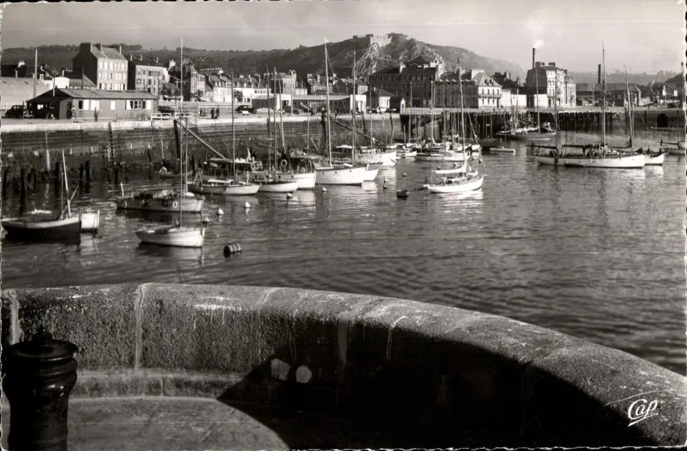 Cherbourg - Der Fischereihafen und der Berg Roule — Cap - Vorderseite