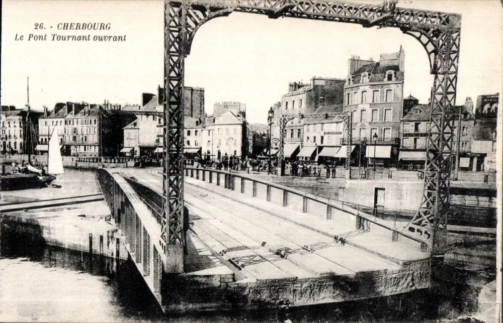 Cherbourg — O Ponte Giratório aberto — A. Bequemin, Cherbourg - Frente