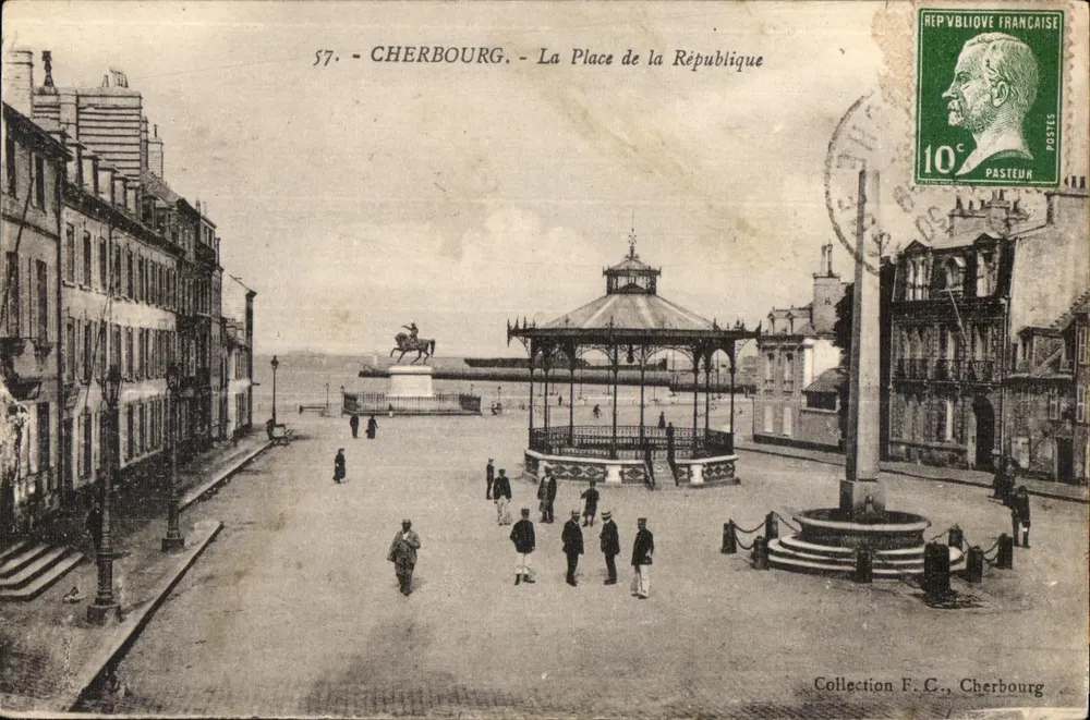 Cherbourg - A Praça da República — editor F.C., n°57 - Frente