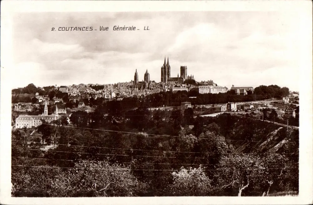 Coutances - Vista Geral - LL - Frente