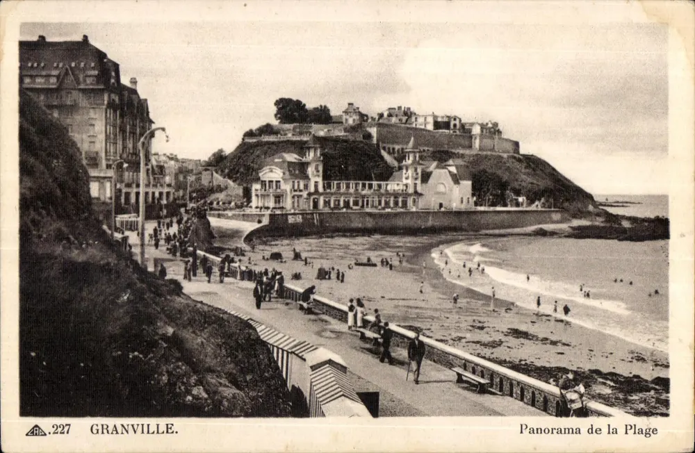 Granville — Panorama da Praia — Bilhete postal antigo 227 - Frente