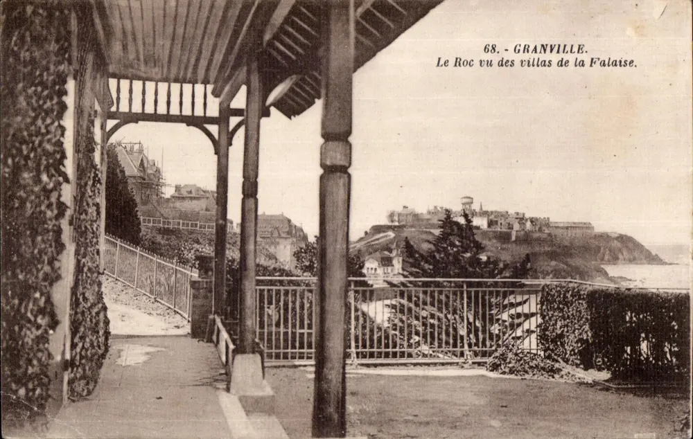 Granville — Der Roc von den Villen der Falaise gesehen — Edition A. Besnard, Photo Degraët - Vorderseite
