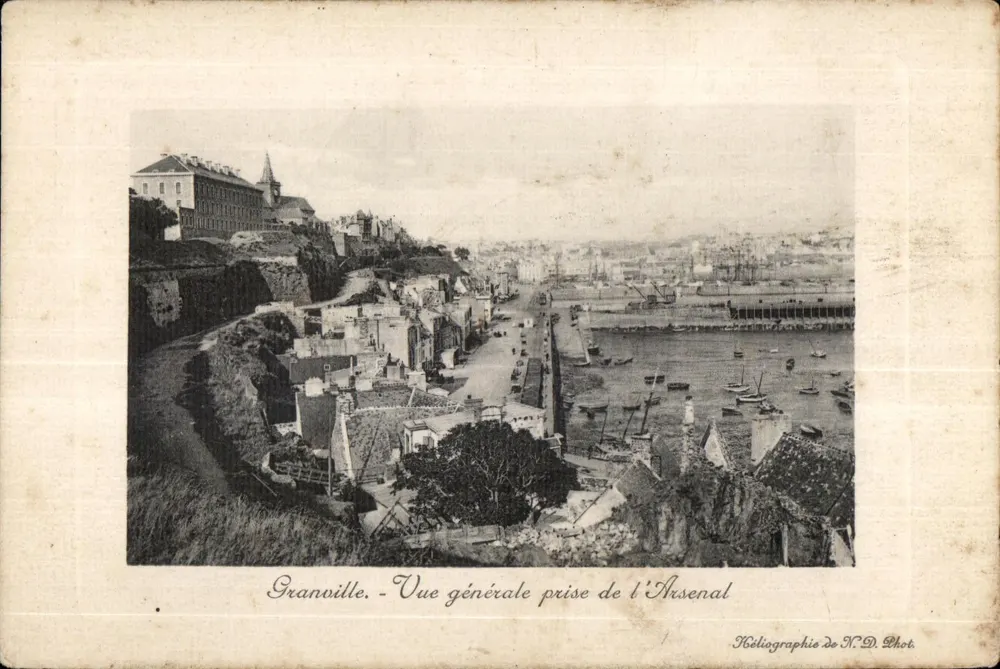 Granville - Allgemeiner Blick vom Arsenal — Heliografie von N.D. Phot. - Vorderseite