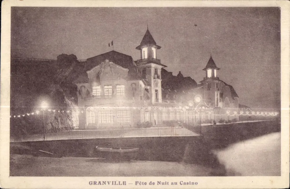 Granville — Nachtfeier am Casino - Vorderseite