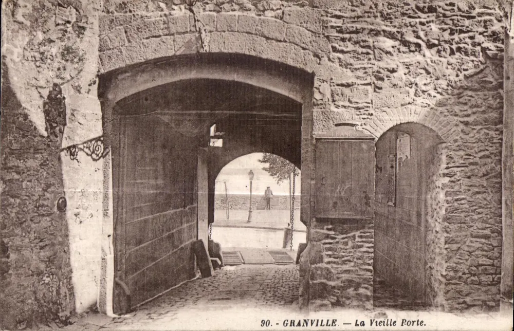Granville — A Velha Porta — Edição A. Benard - Frente