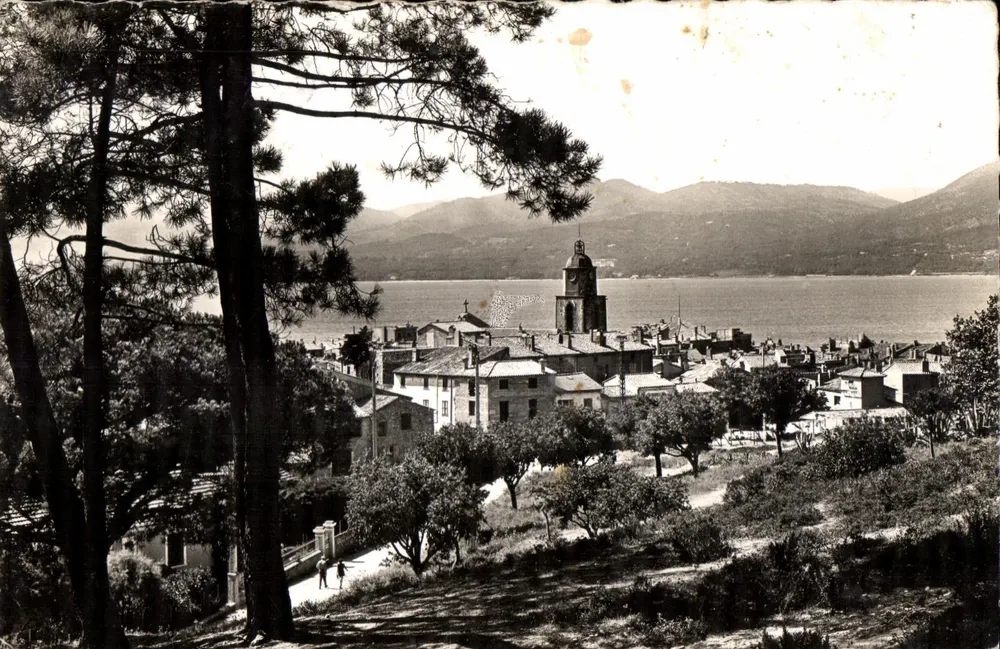 Saint-Tropez — Aussicht auf die Stadt und den Golf — Éditions S.E.P.T. - 25, rue Valais, Nice - Vorderseite