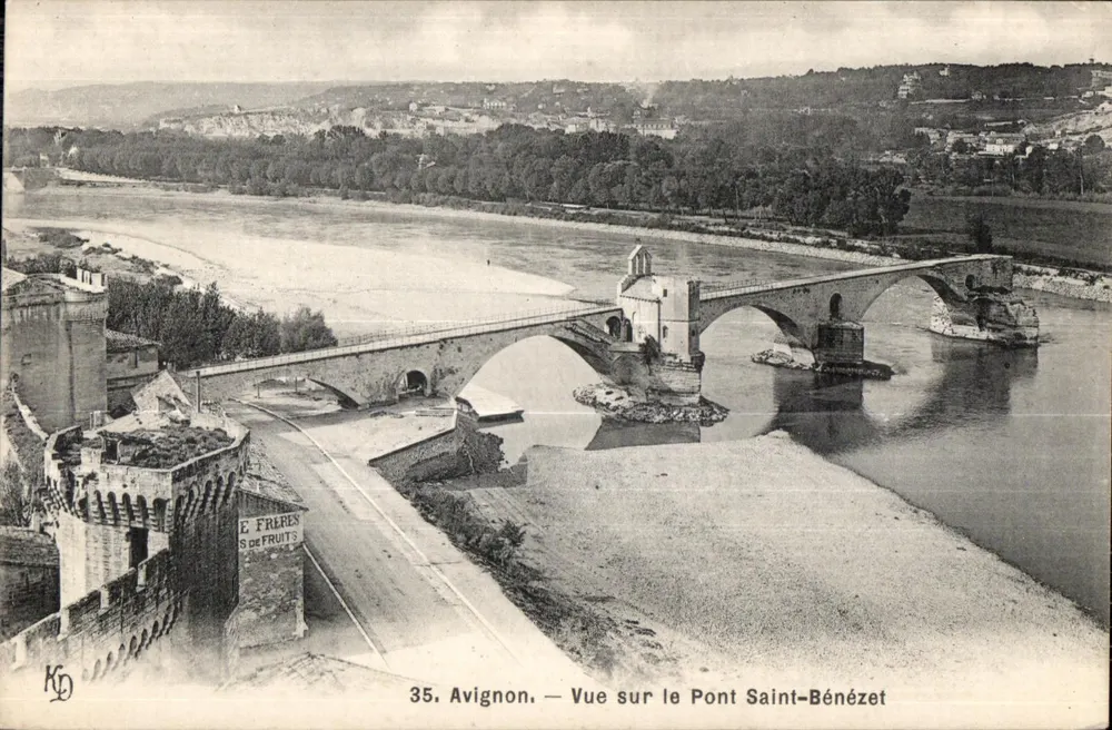 Avignon — Visão do Ponte Saint-Bénézet — editor E Frébén, n° 35 - Frente