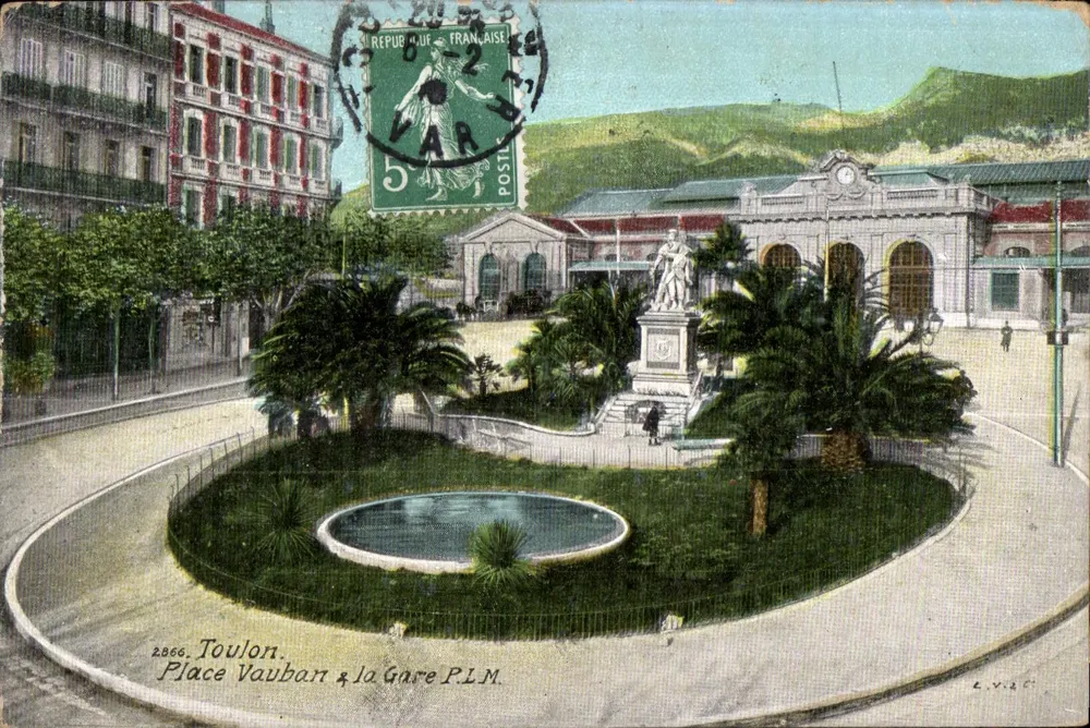 Toulon — Place Vauban e a Estação PLM — Editor L.V.26 - Frente