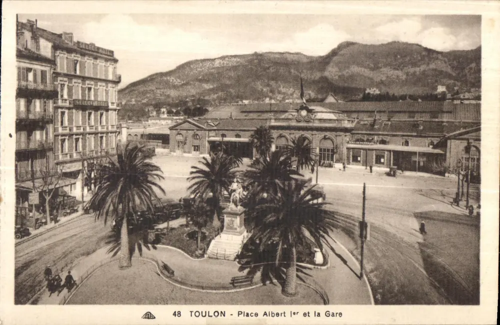 Toulon - Place Albert 1er und die Station - Vorderseite