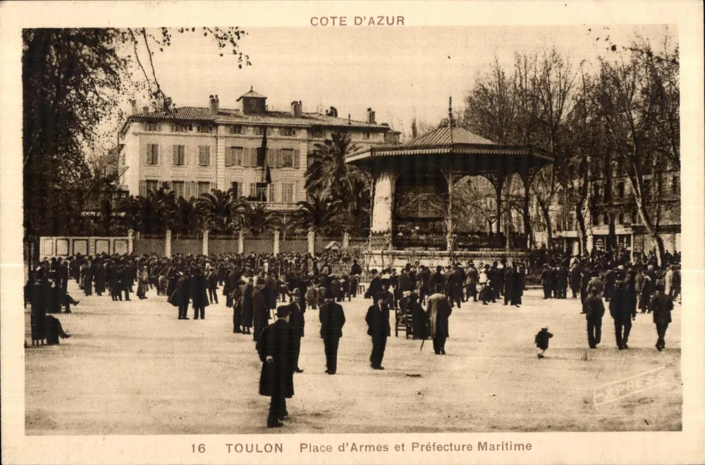 Toulon — Place d'Armes e Prefeitura Marítima — Editor International Express, La Seyne-sur-Mer, n°16 - Frente
