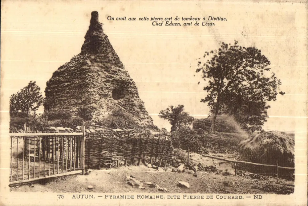 Autun — Romeinse piramide, genaamd Pierre de Couhard — ND - Voorkant