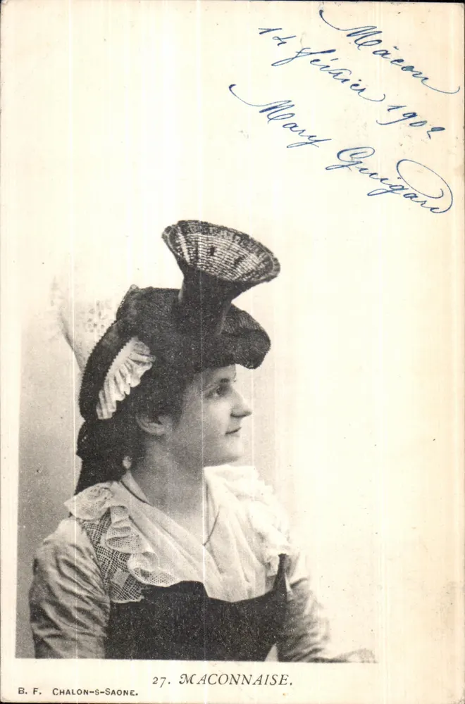 Mulher com chapéu de babados — Maconnaise — B. F. Chalon-sur-Saône, n°27 - Frente