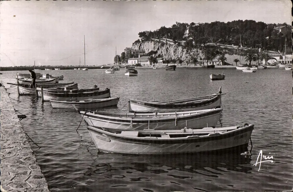 Sanary-sur-Mer — Ein Eckbereich des Hafens — Aris Editions - Vorderseite
