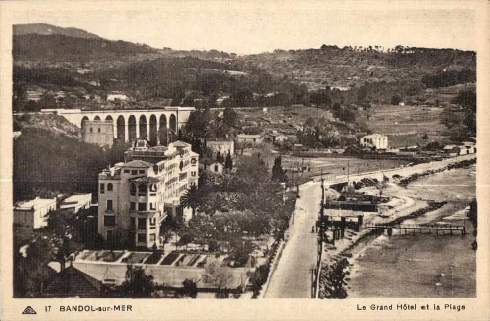Bandol-sur-Mer — Das Grand Hotel und der Strand — Verlag A.P.B. n°17 - Vorderseite
