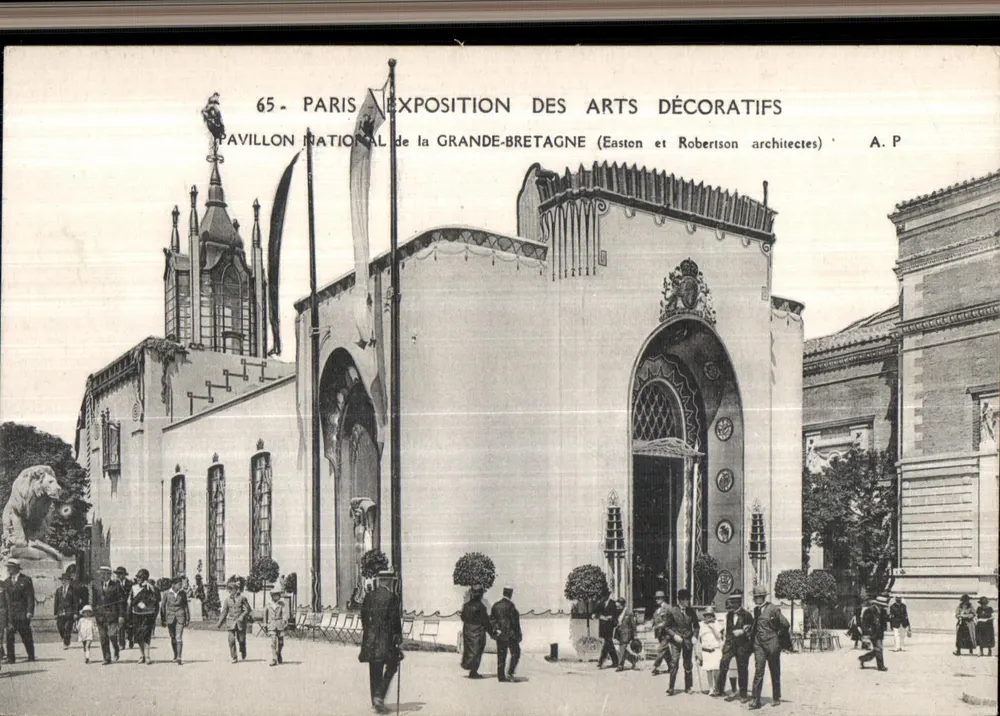 Nationalpavillon Großbritanniens — Ausstellung der Dekorativen Künste 1925 — Architekten Easton und Robertson — A.P. - Vorderseite