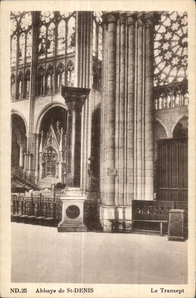 Abadia de St-DENIS — O Transepto — CI4 dos Arts Photomécaniques, Paris - Frente