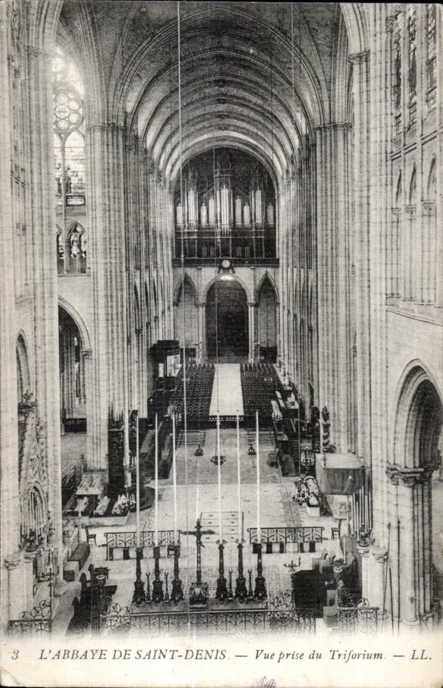 DIE ABBAYE DE SAINT-DENIS — Blick vom Triforium — LL. — N°3 - Vorderseite