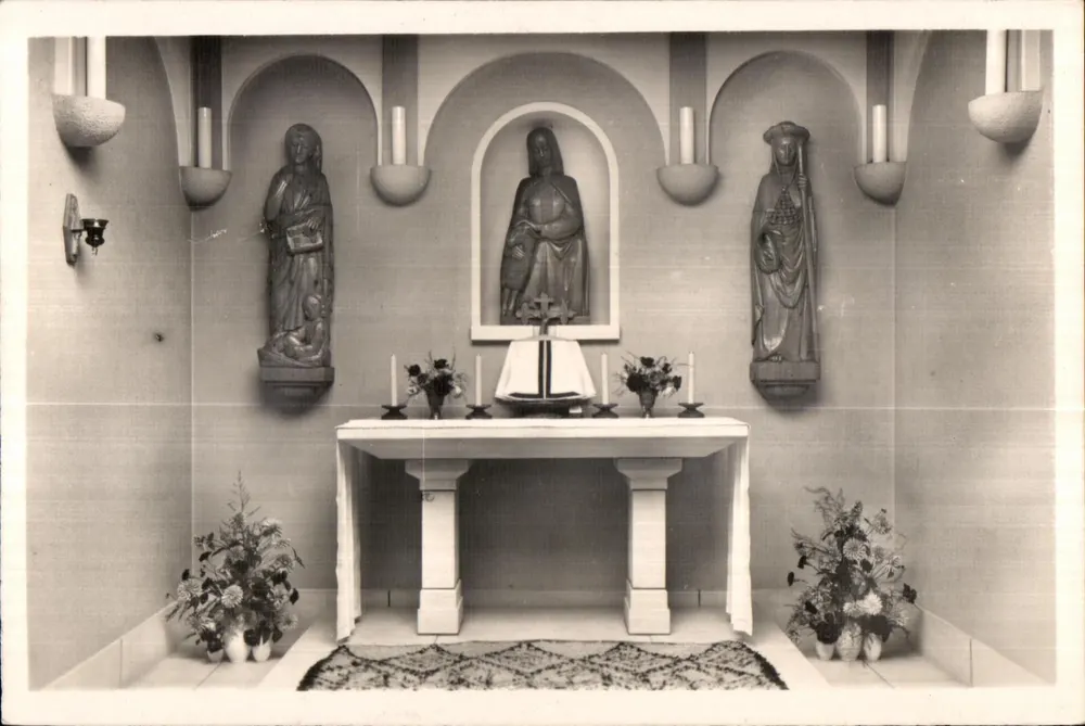 Innenraum der Kapelle — Klinik Saint-Cosme — Le Mans - Vorderseite