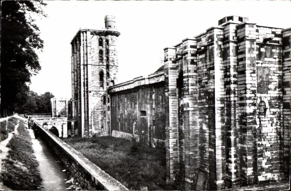Vincennes — Das Schloss. Die Mauern und die Nordseite — Éditions du Cilibe, Paris - Vorderseite