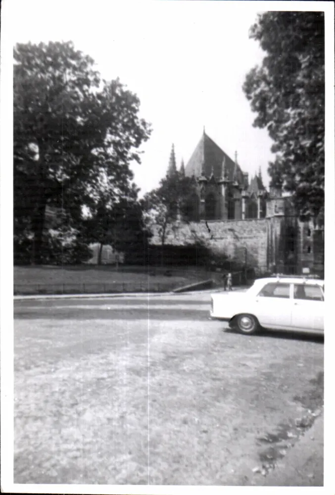 Vincennes — Die Kapelle (Rückseite) - Vorderseite