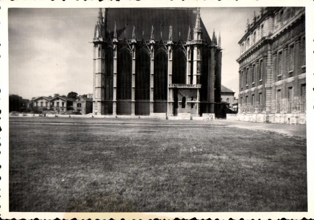Vincennes — Santa Capela e Pavilhão da Rainha — editor desconhecido, número de série não visível - Frente