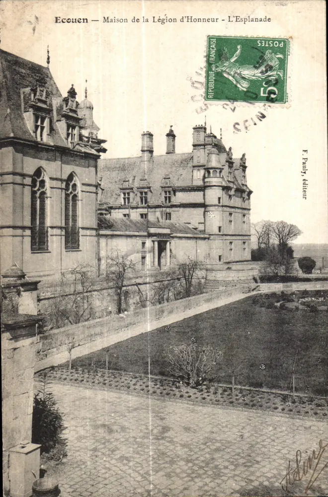 Ecouen — Haus der Ehrenlegion - Die Esplanade — F. Panchy, Verlag - Vorderseite