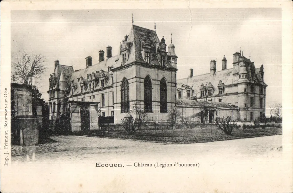 Ecouen — Château (Légion d'honneur) — Imp. J. Frémont, Beaumont-sur-Oise - Voorkant
