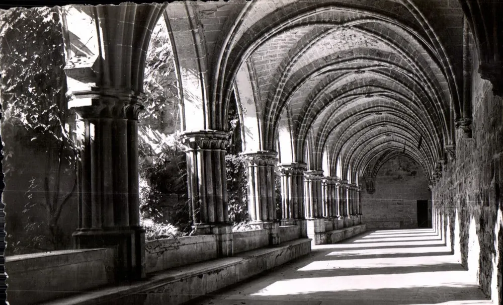 Cloître da Abadia de Reuilly — Anières-sur-Oise (S.-et-Oise) — André Letour, editor - Frente