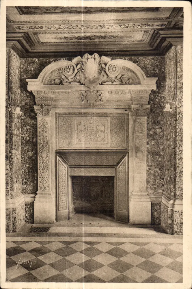 Pontoise — Sekundarschule St Martin — Kamin des Esszimmers - Vorderseite