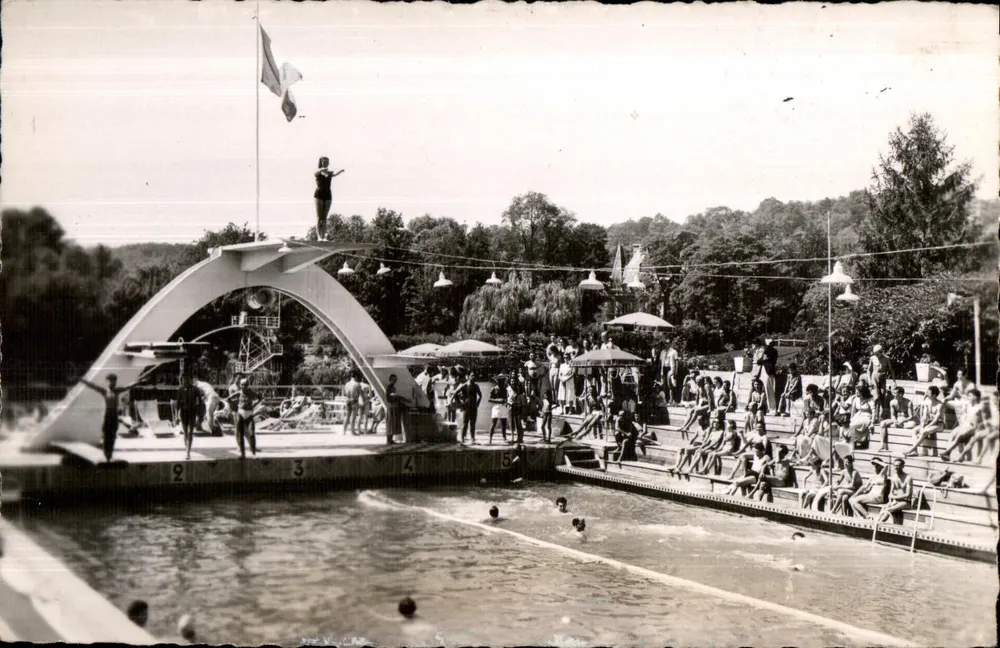 Bassin Record — O Bassin Record — Editado por Saint-Honoré, Paris - Frente